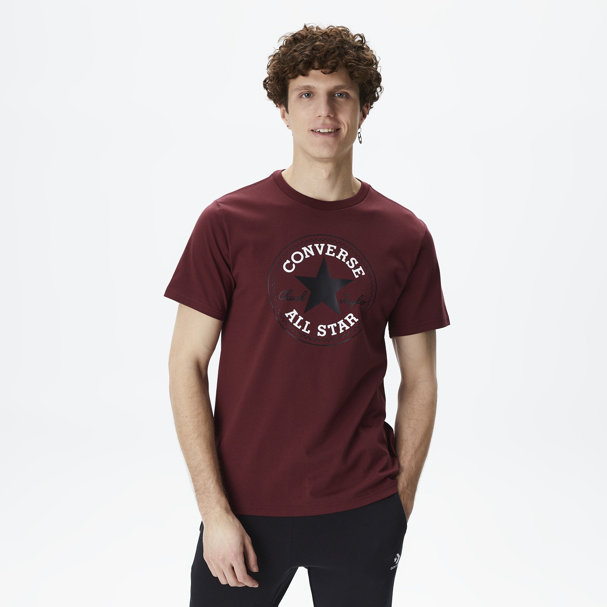 Converse Go-To All Star Patch Standard-Fit Unisex Bordo T-Shirt