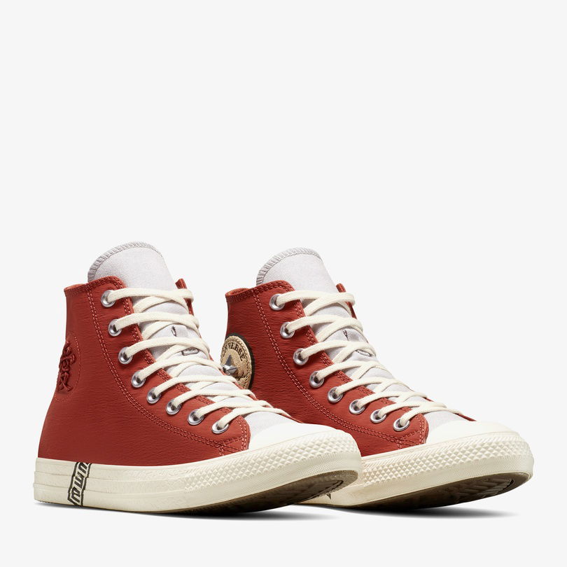 Converse x Naruto Unisex Kırmızı Chuck Taylor All Star Sneaker