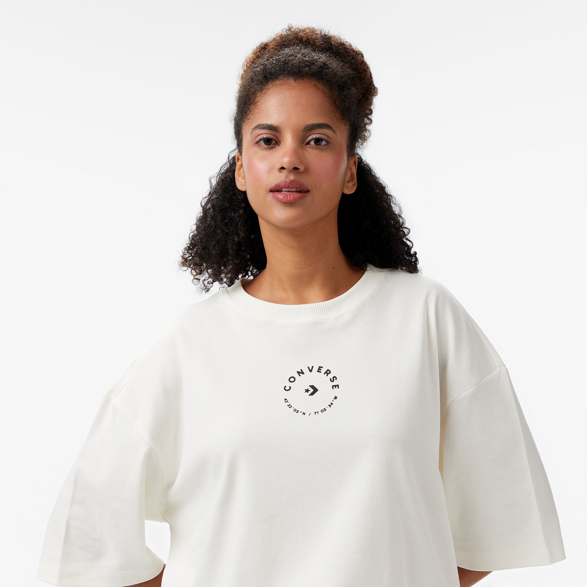 Converse Star Chevron Baskılı Kadın Oversize Fit Krem T-Shirt